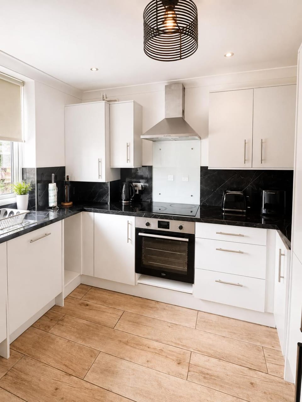 Coffee/tea facilities, Kitchen or kitchenette, dishwasher, stove, toaster, washing machine, washing machine, dryer, kitchen, kitchen