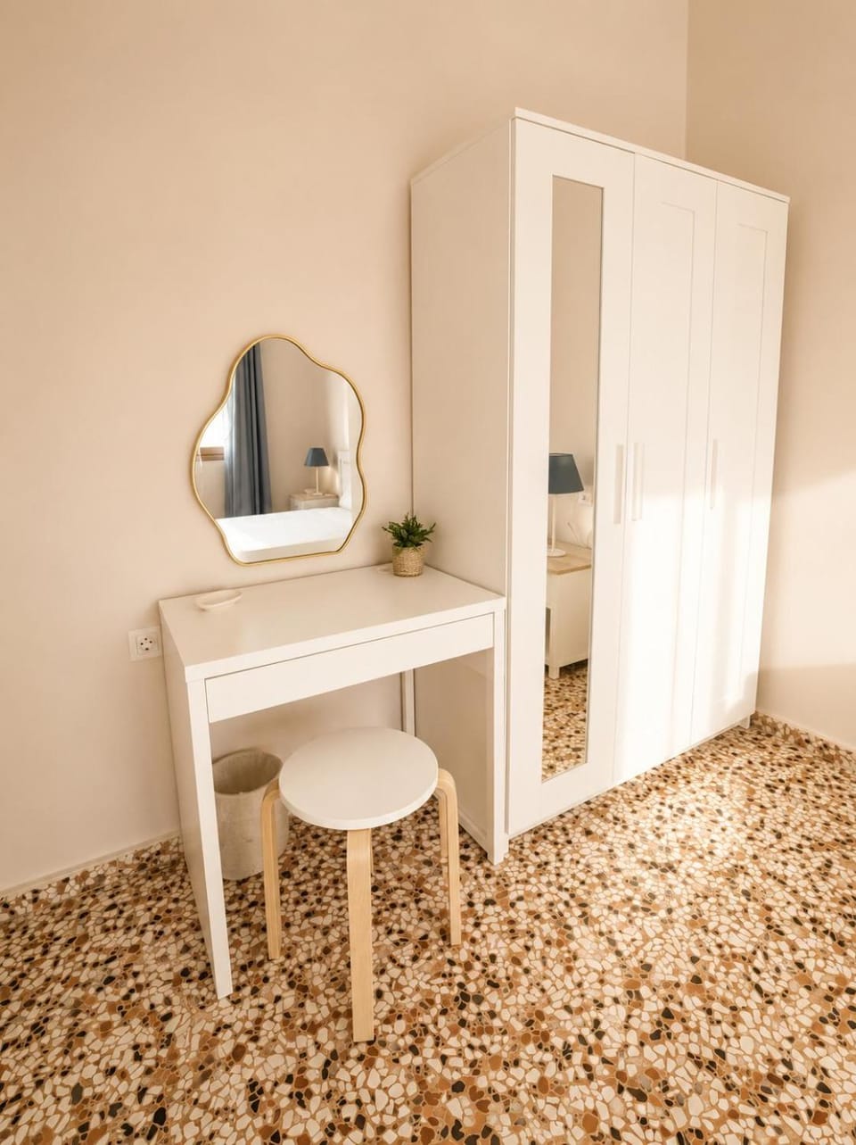 Thea Lipsi House in Decentralized Administration of the Aegean