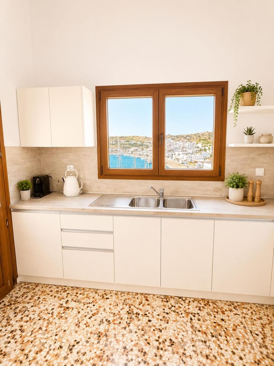 Thea Lipsi House in Decentralized Administration of the Aegean