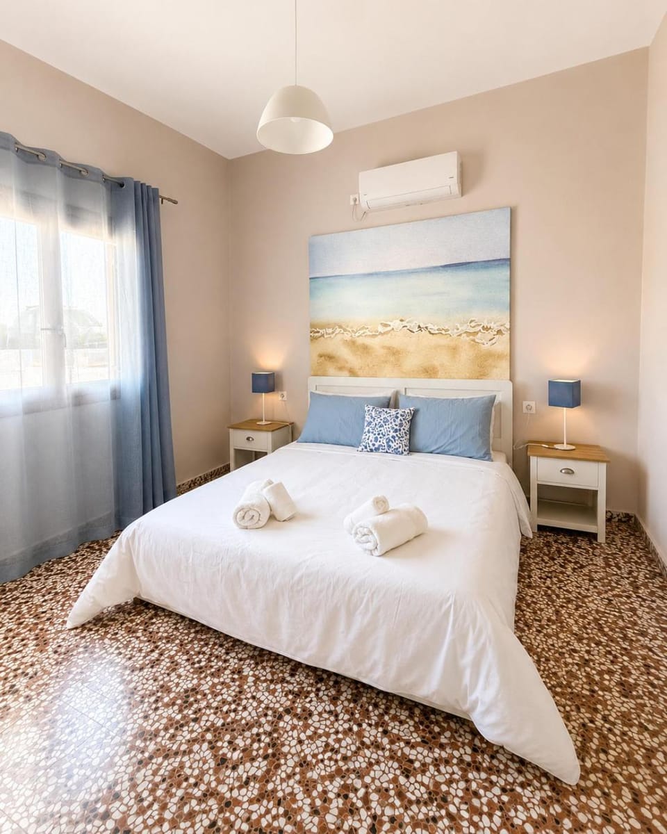 Thea Lipsi House in Decentralized Administration of the Aegean