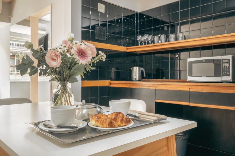 Toilet, Coffee/tea facilities, Kitchen or kitchenette, Dining area, Breakfast