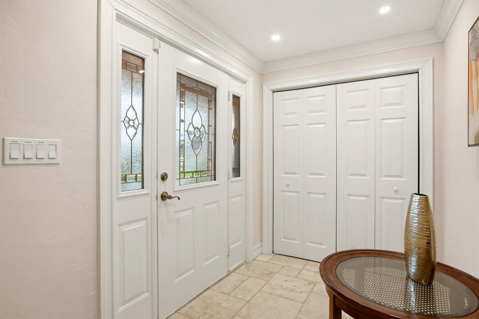 Spacious 3 Bedroom Naples Home with Private Pool and Near Ocean Access House in North Naples