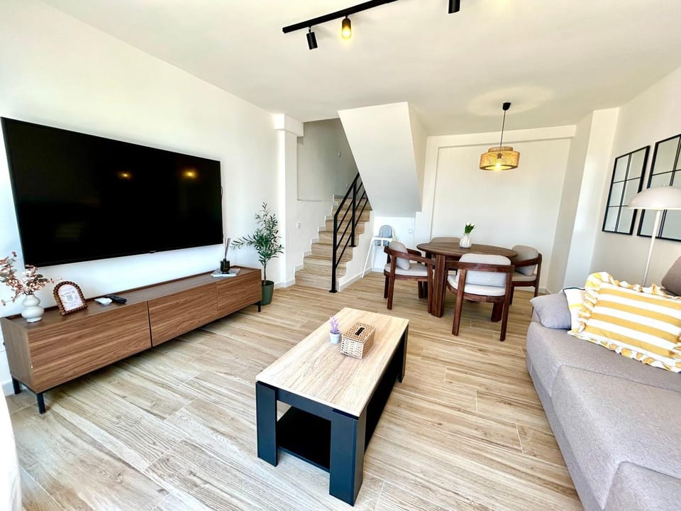 GATU Villa Salitre casa junto a la playa, parking gratis y vistas al Mar- Mayores de 22 años y familias Apartment in El Puerto de Santa María