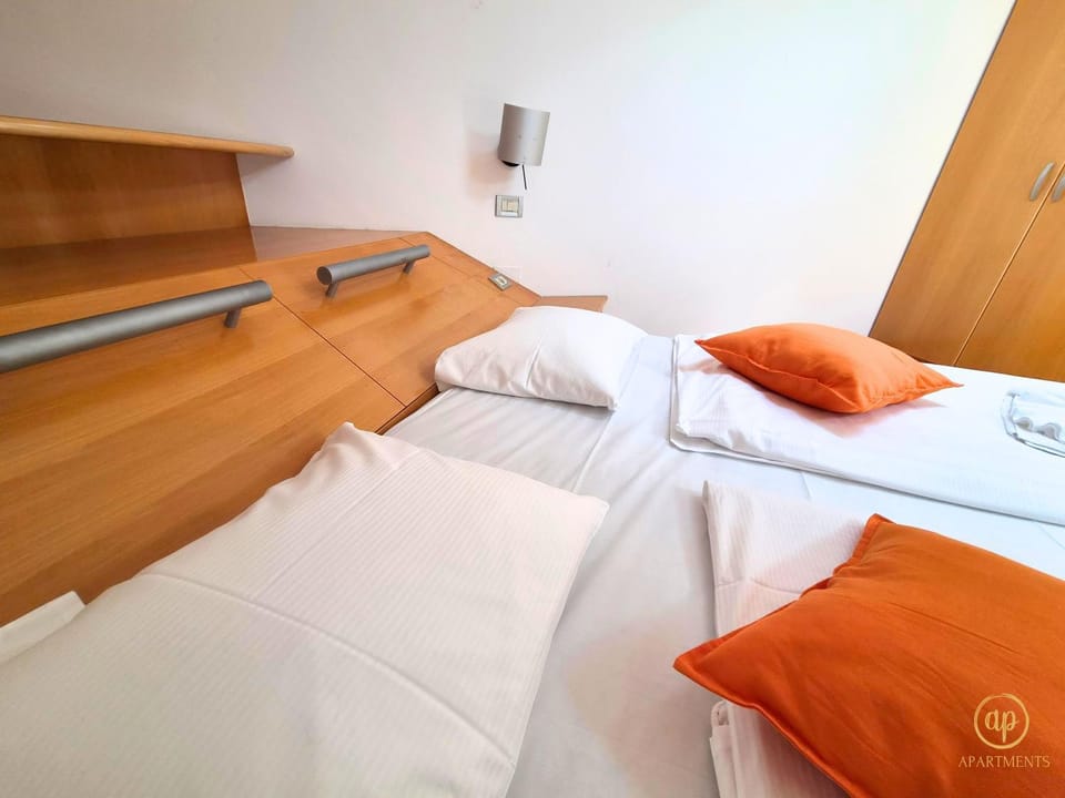 Bed, Bedroom, wardrobe