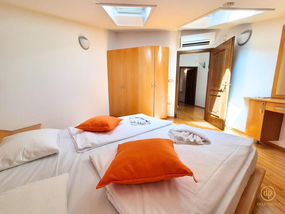 Bed, Bedroom, wardrobe