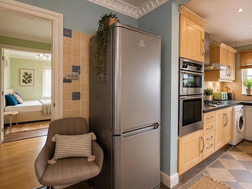 Six Bedroom House Ashford - Free Parking House in Ashford