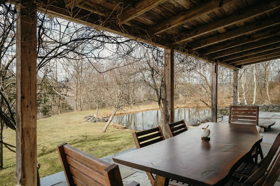Hemlock Hill Barn - Designer Home with Hot Tub House in Delaware