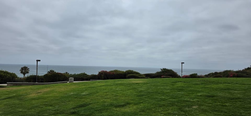 Lobeiro Lookout- Walk to Beach Peekaboo Ocean View Apartment in San Clemente
