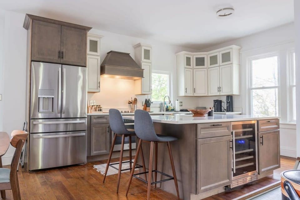 Hudson Victorian - Walkable to Warren St House in Hudson