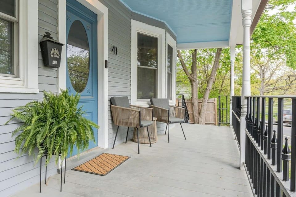 Hudson Victorian - Walkable to Warren St House in Hudson