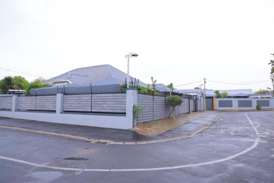 Property building, Neighbourhood