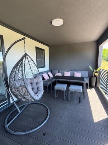 Patio, Seating area