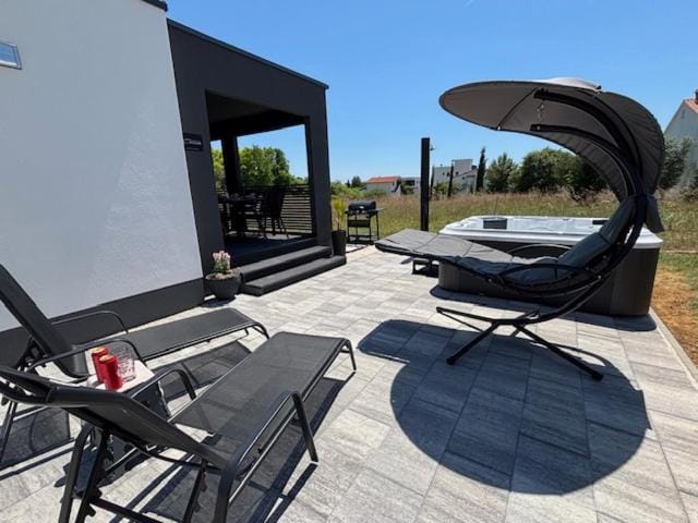 Patio, sunbed
