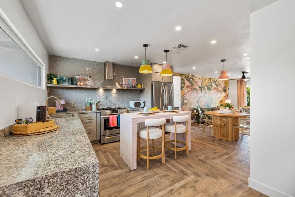 Kitchen or kitchenette, kitchen