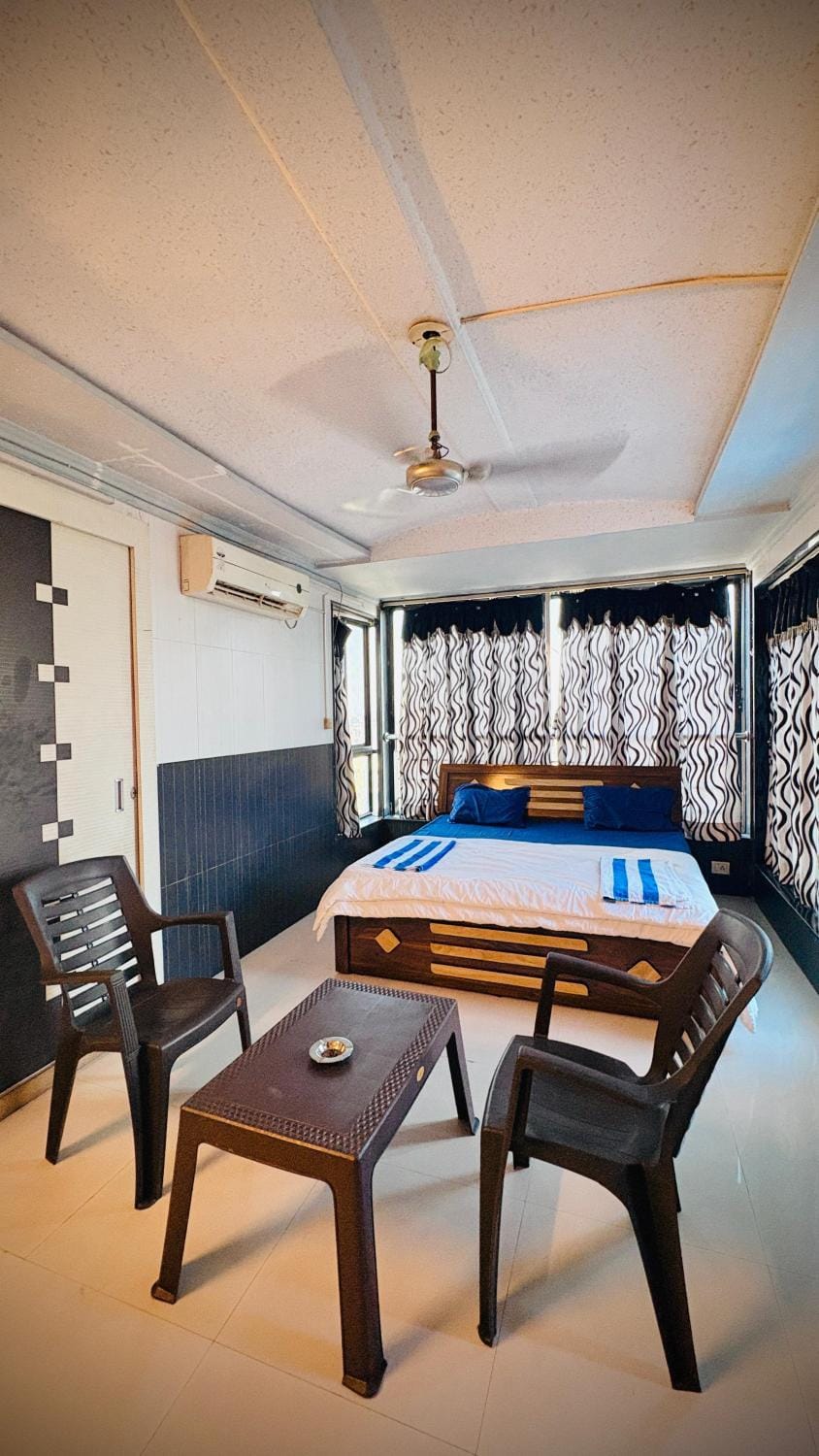 Rooftopwaves penthouse Apartment in Gujarat