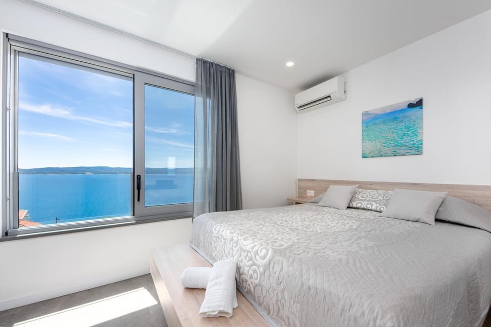 Bed, Bedroom, Sea view