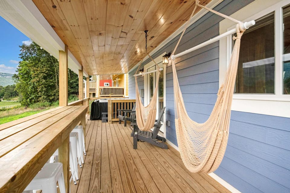 3 Cabins Sleeps 18 - Private Hot Tubs Near Chatt Cabin in Chattanooga