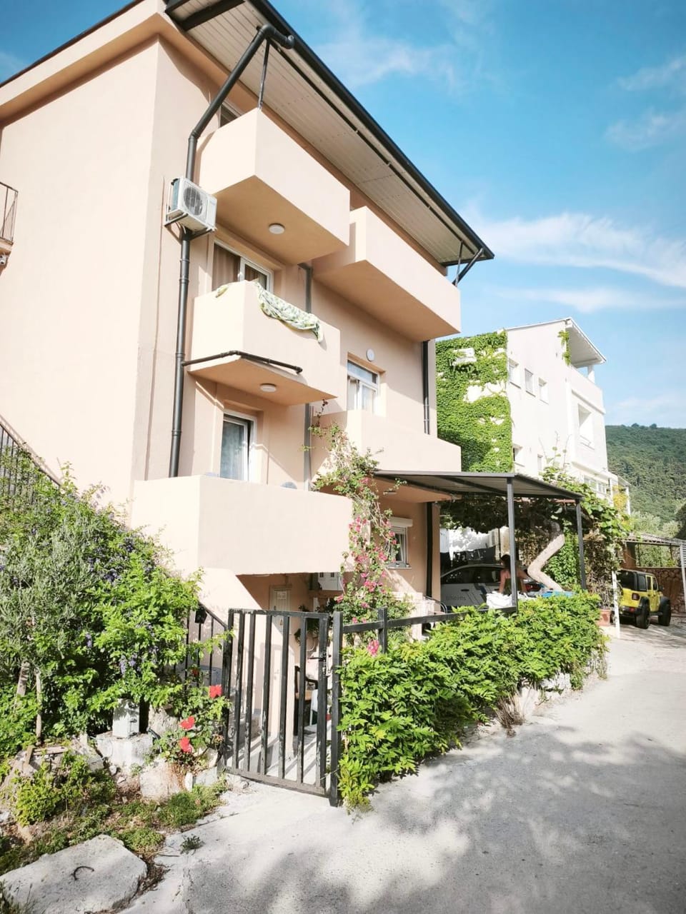 Property building, Balcony/Terrace