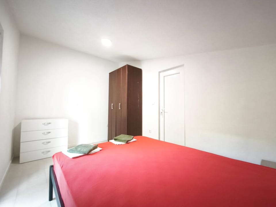 Bedroom, wardrobe