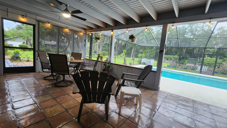 Swimming pool