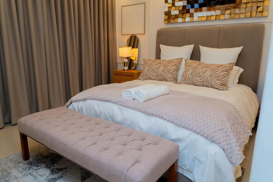 Work And Relax 2BR Garden Oasis with Dedicated Office Apartment in Sandton
