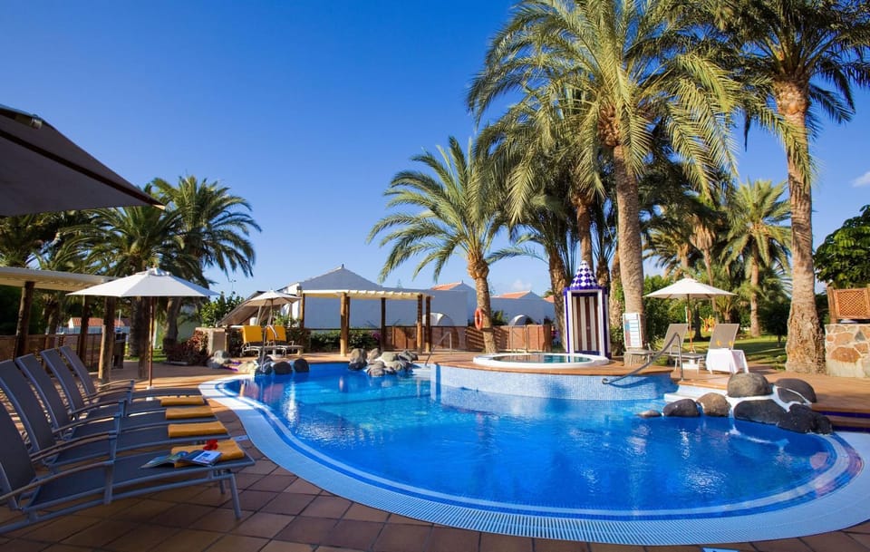 Activities, Garden, Hot Tub, Balcony/Terrace, Swimming pool