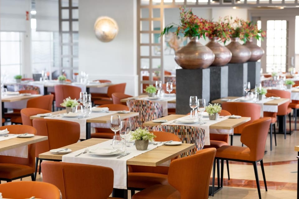 Restaurant/places to eat, Dining area
