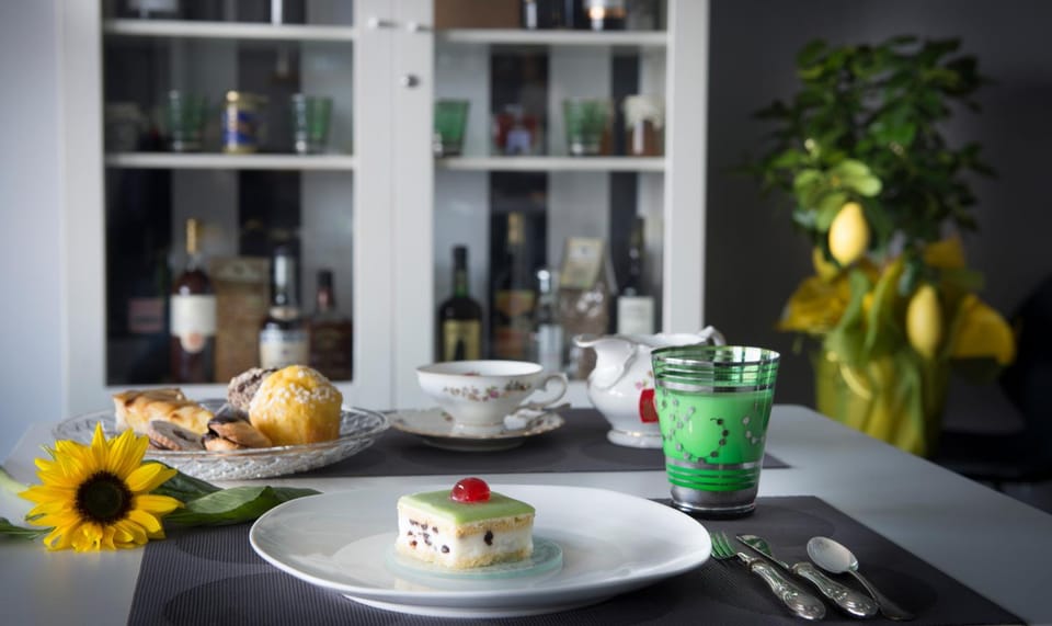 Communal lounge/ TV room, Continental breakfast, Buffet breakfast, Italian breakfast, English/Irish breakfast, American breakfast