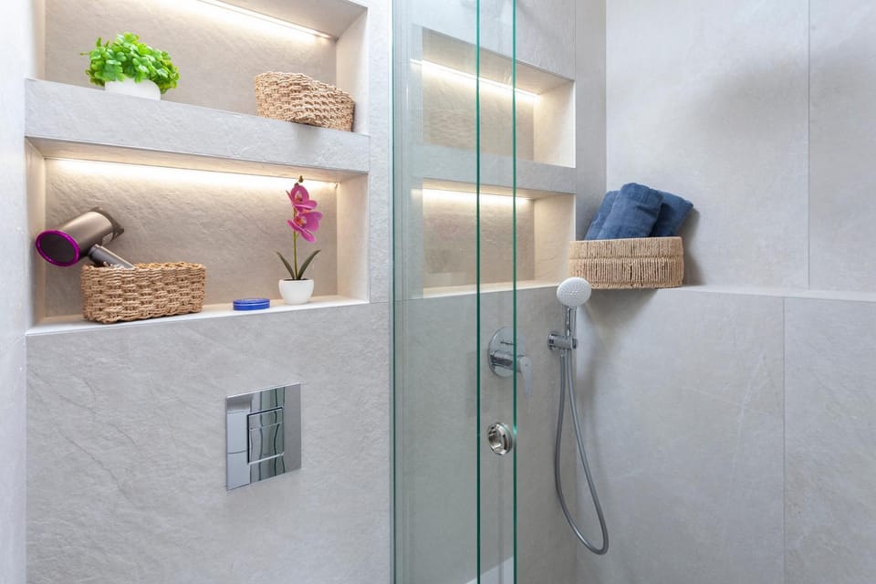 Azure Horizon Makarska Apartment in Makarska