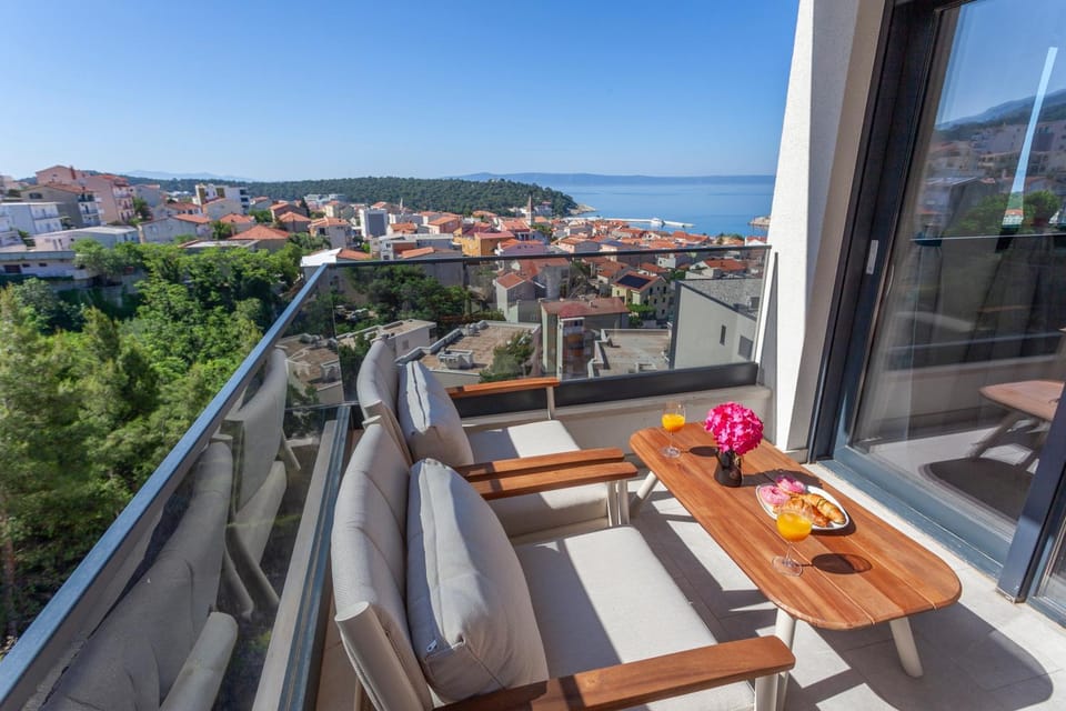 Azure Horizon Makarska Apartment in Makarska