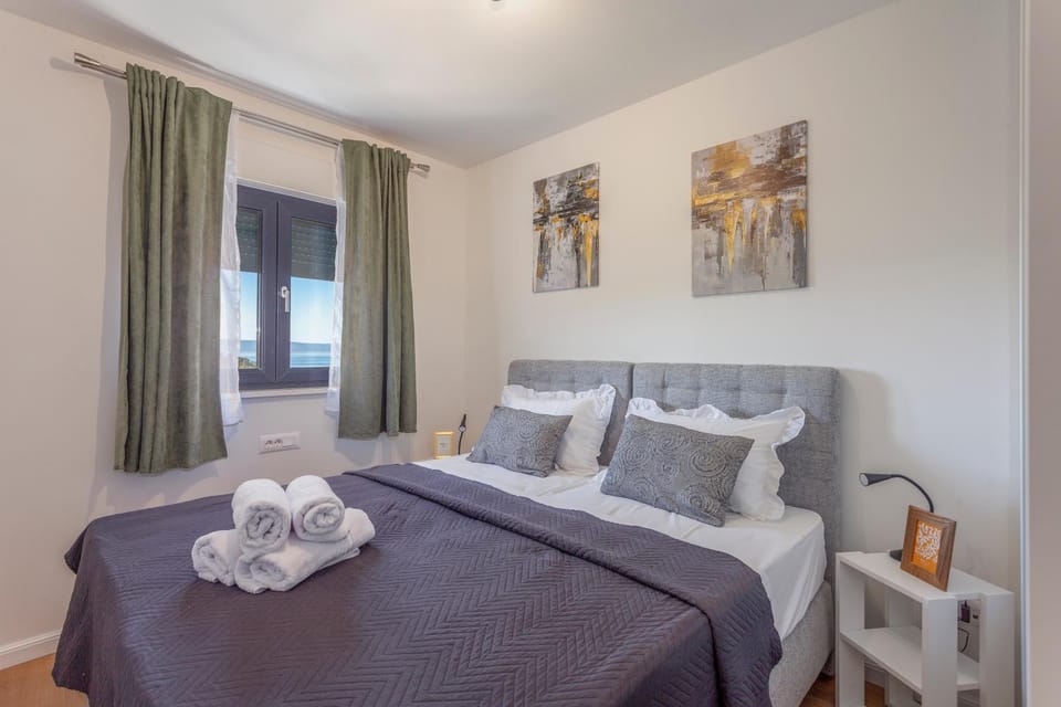 Azure Horizon Makarska Apartment in Makarska