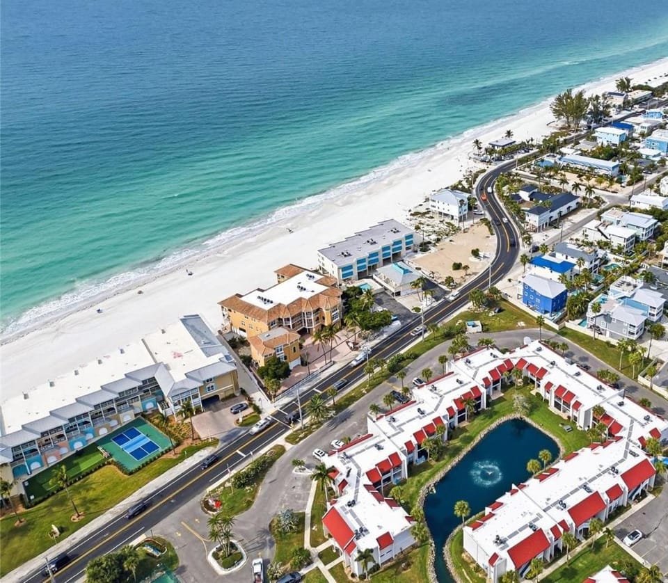 Island Breeze Escape Apartment in Bradenton Beach