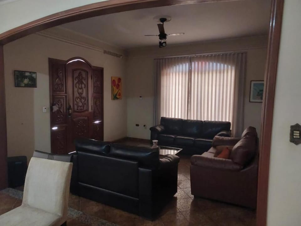 Quarto aconchegante em casa de familia Vacation rental in Campo Grande