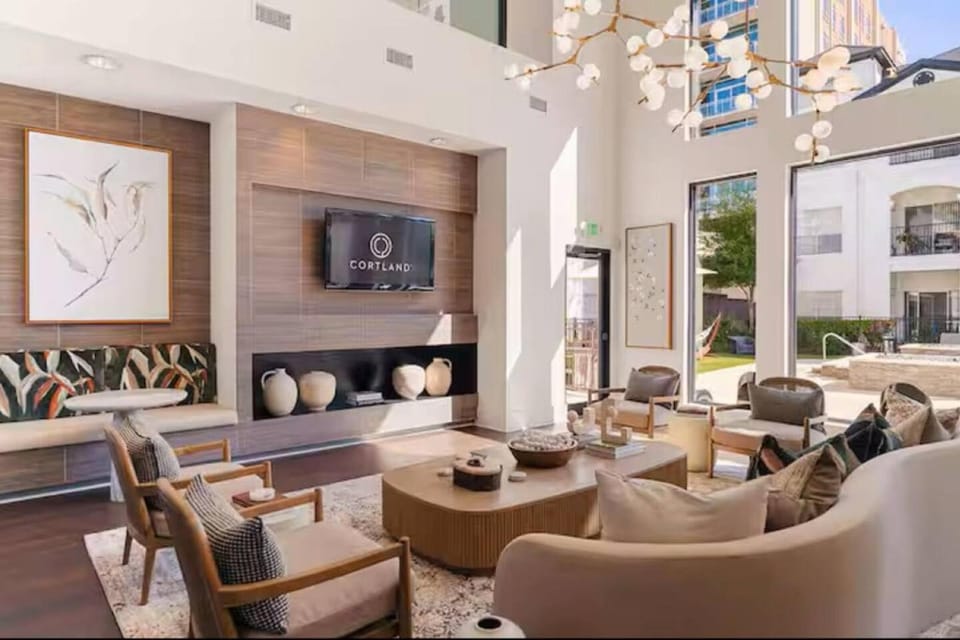 Communal lounge/ TV room