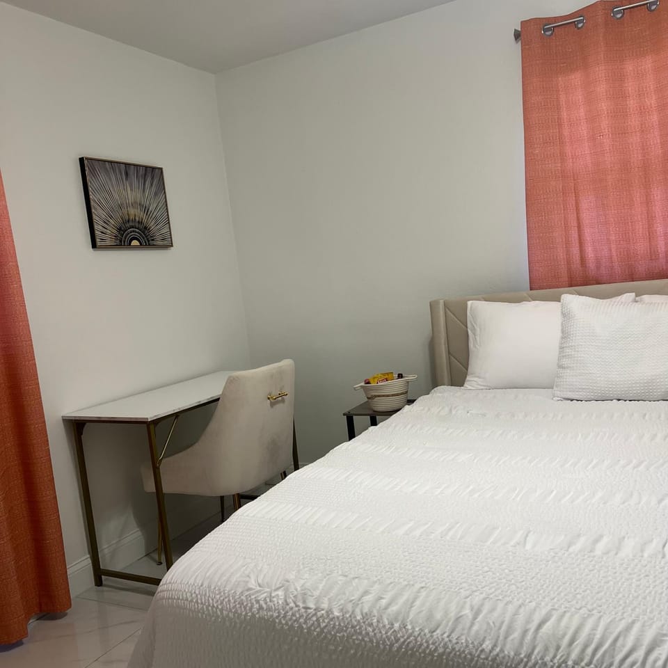 Your Ideal Southside Space Private Room Apartment in Jacksonville