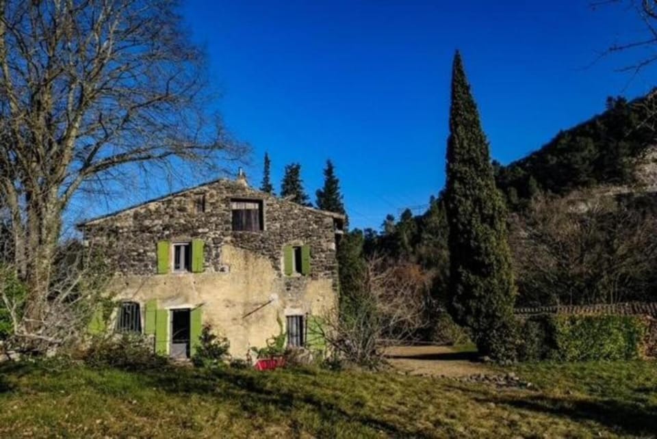 Property building, Day
