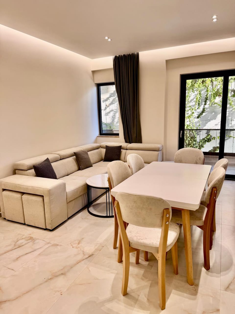 Golden Residence 101- Beachfront&Swimming Pool Ap Apartment in Sarandë
