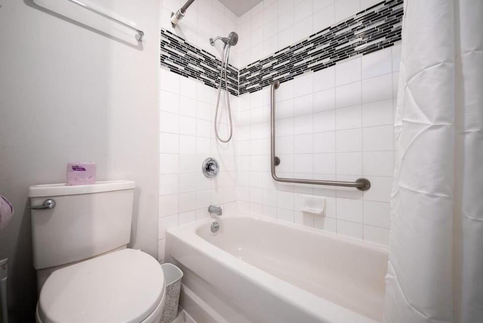 Cozy Downtown Studio Near Everything Apartment in Gatineau