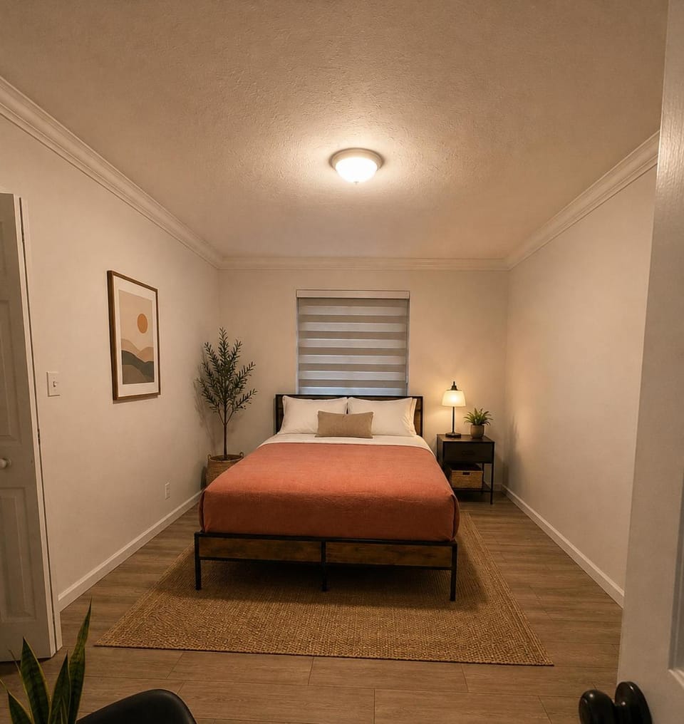 Santorini Shores Bed and Breakfast in Biscayne Park