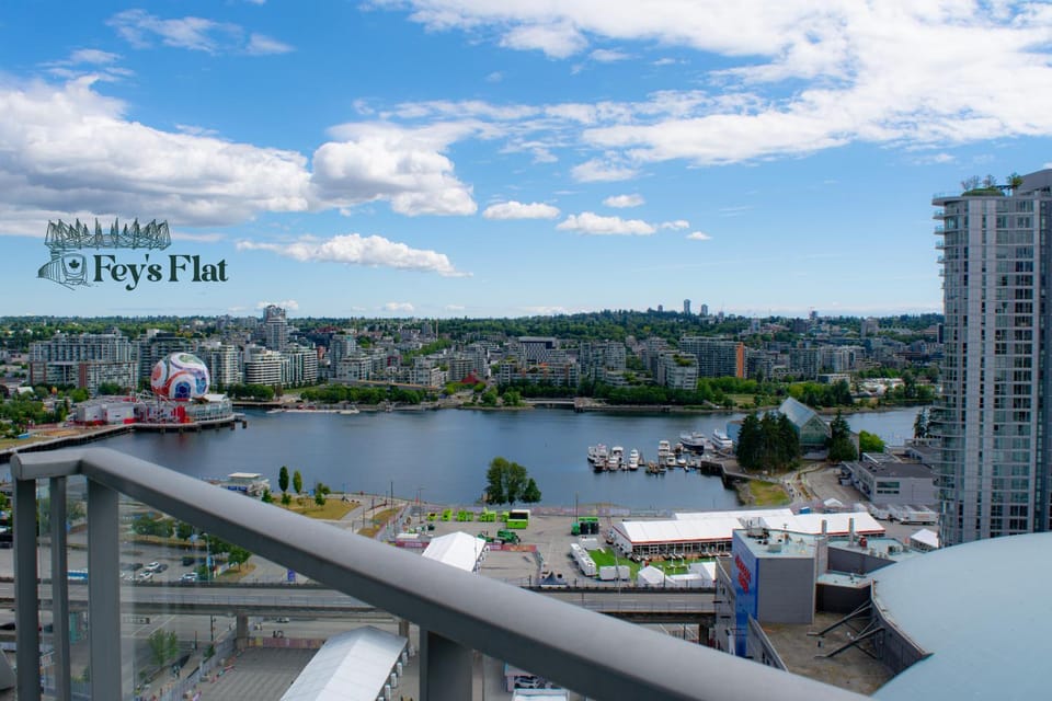 Nearby landmark, City view, River view