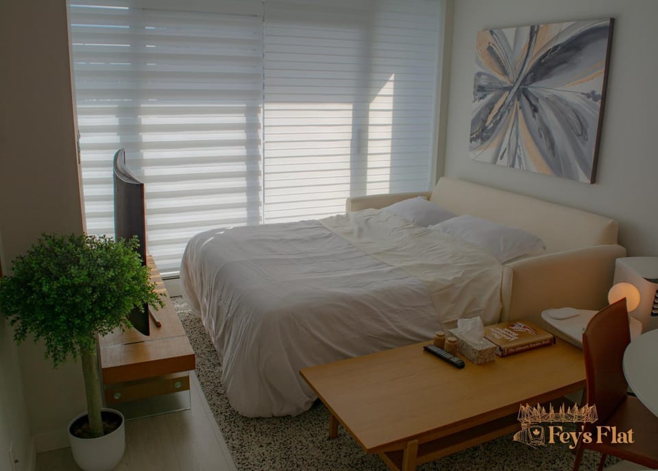 Bed, Living room