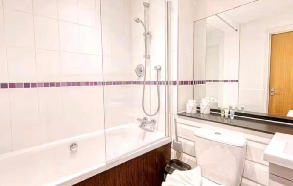 Apartment Sleeps 7 with Wifi Apartment in Birmingham