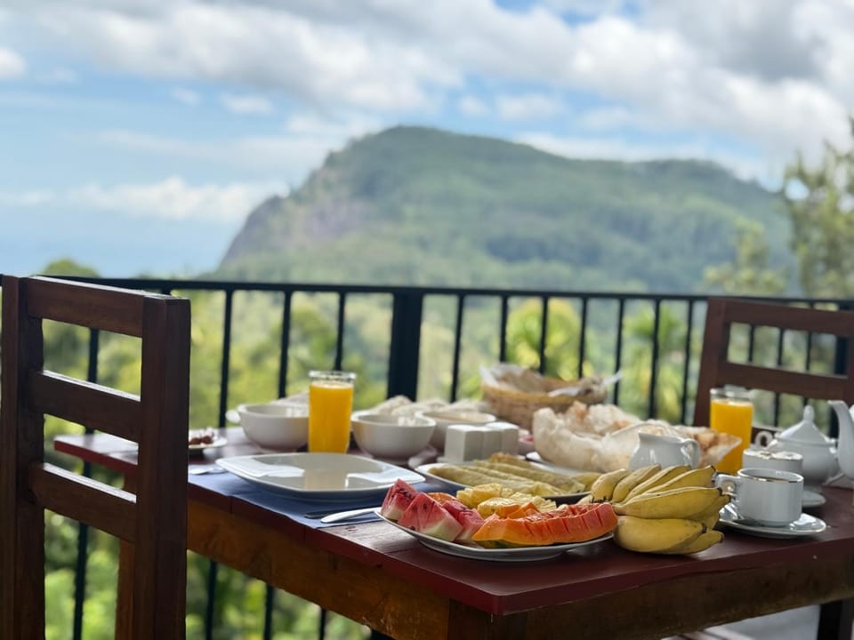 Dining area, Breakfast