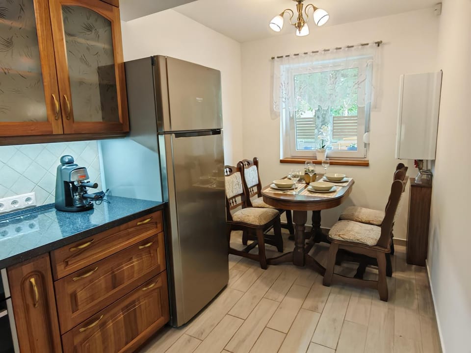 Communal kitchen, kitchen