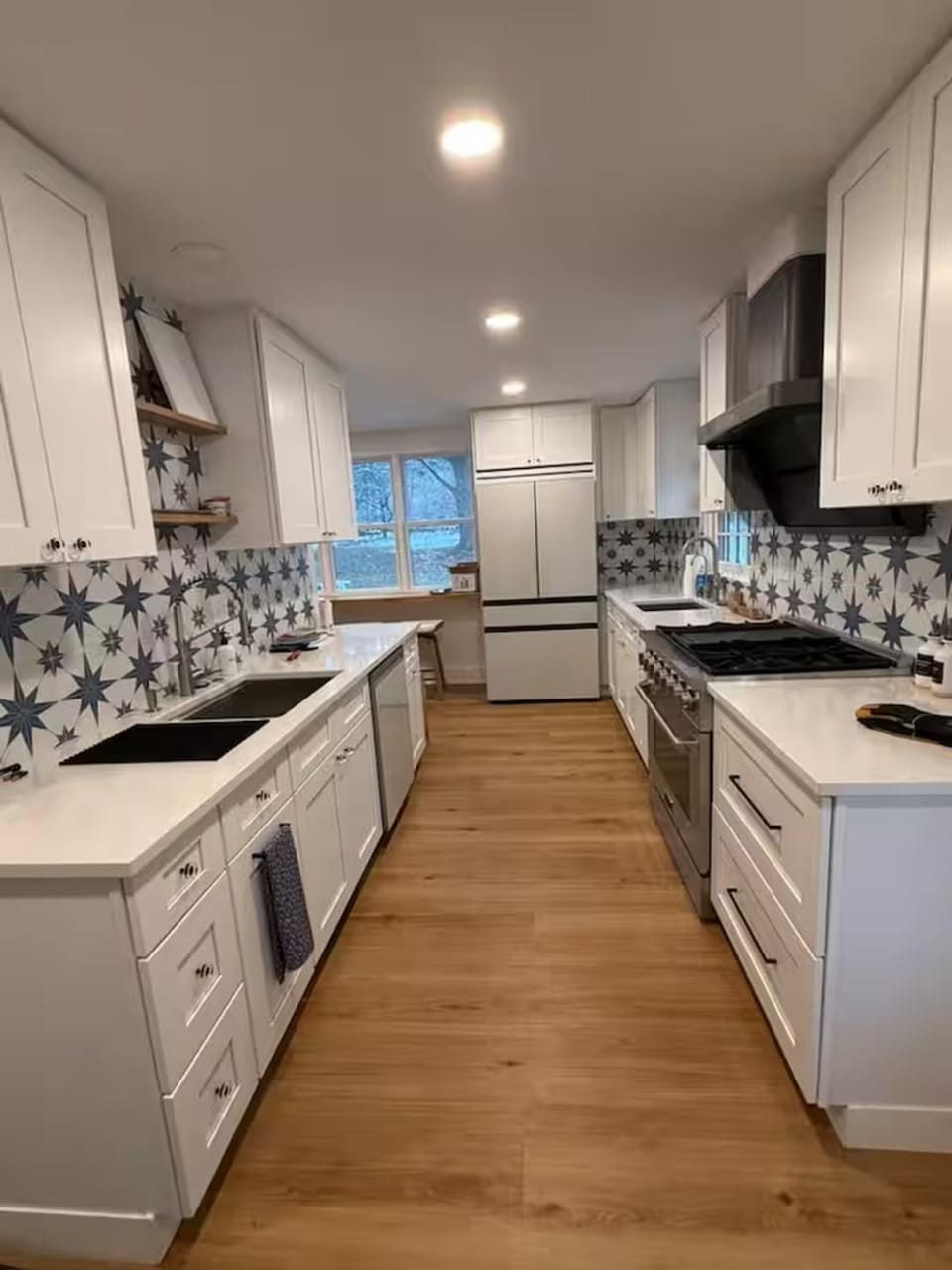 Kitchen or kitchenette, oven, stove