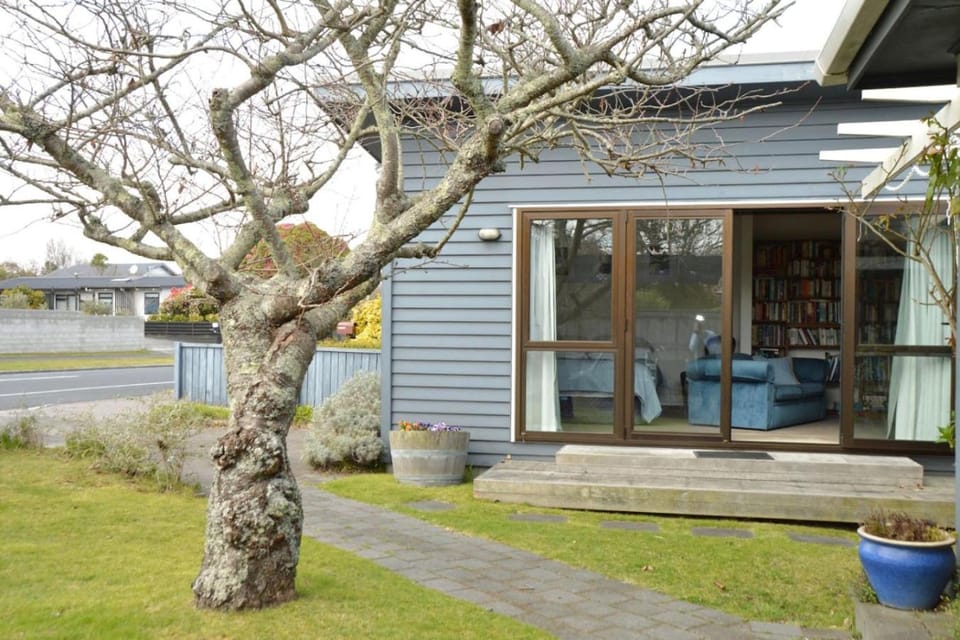 Popular Bird Area - Central Taupo Country House in Taupo