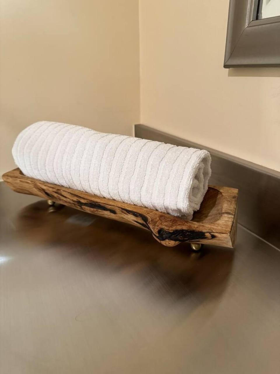 Relax and Recharge at Desirable Living House in Paramus