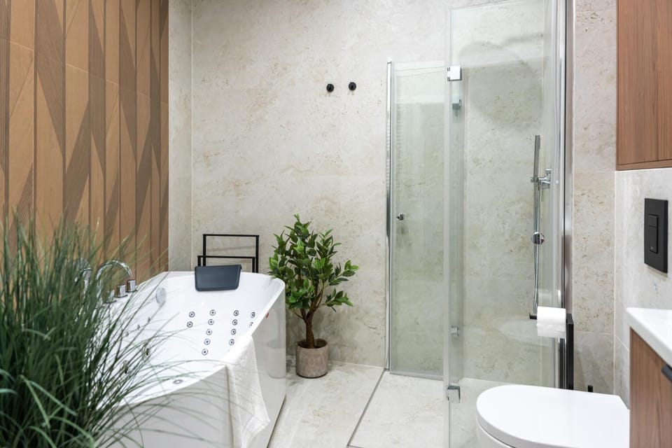 Shower, Hot Tub, Bathroom