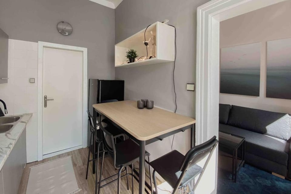 Perfect Studio near to Hauptbahnhof and Old City Apartment in Vienna