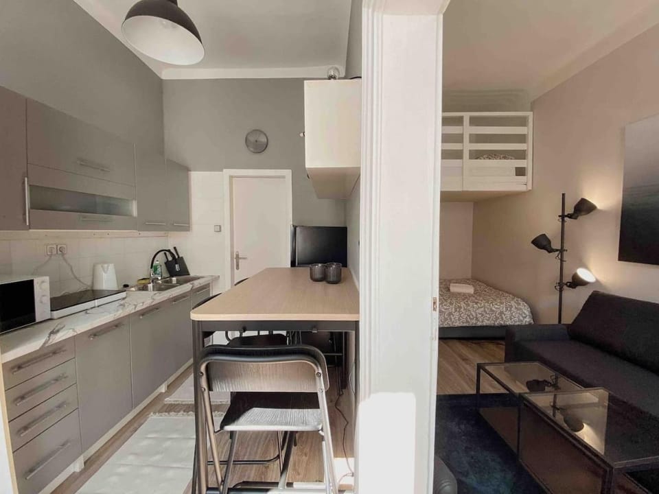 Perfect Studio near to Hauptbahnhof and Old City Apartment in Vienna